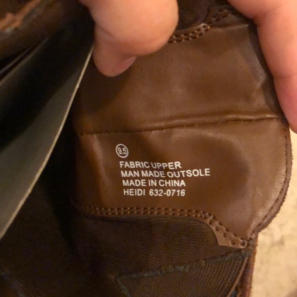 Fall boots - Picture 2 of 3